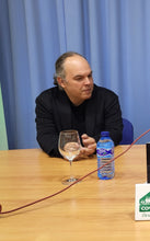 Cargar imagen en el visor de la galería, Huérfano buscando el mar, de Pablo Méndez
